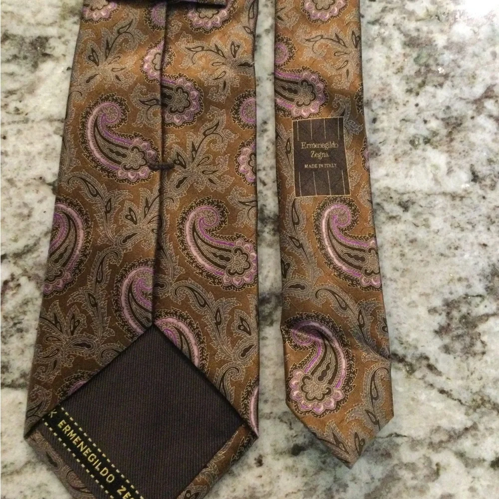 Ermenegildo Zegna Brown Paisley Silk Tie with Pink Accents